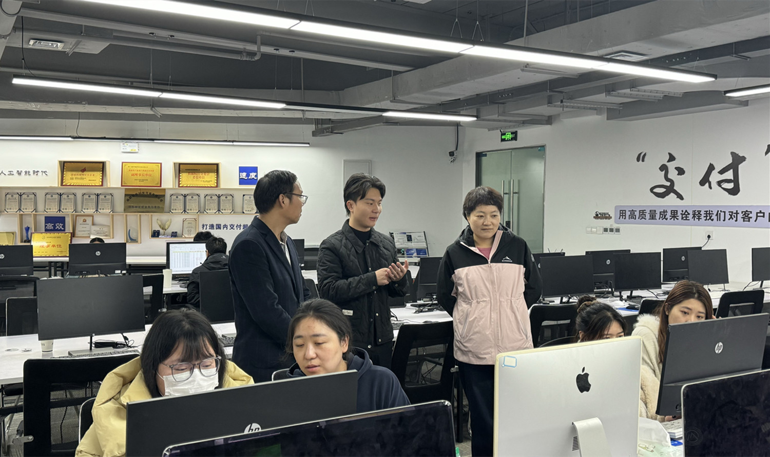 計(jì)算機(jī)與軟件工程學(xué)院深入開展訪企拓崗活動，助力數(shù)字內(nèi)容制作服務(wù)行業(yè)人才培養(yǎng)